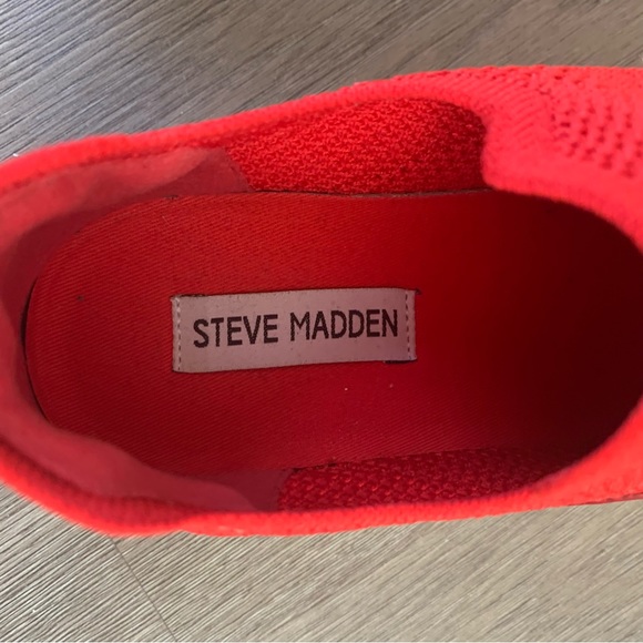 Steve Madden Red Ritz Slio On Sneakers - Picture 10 of 13